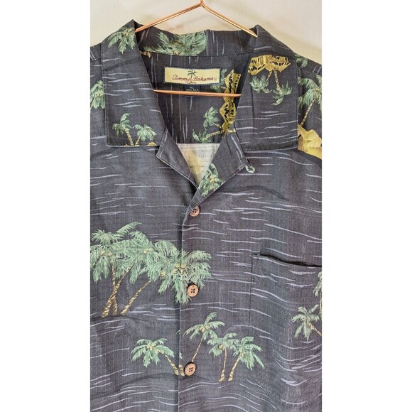 TOMMY BAHAMA 100% Silk Button Down Hawaiian Shirt Men's XL Tropical Beach Travel - Picture 4 of 6